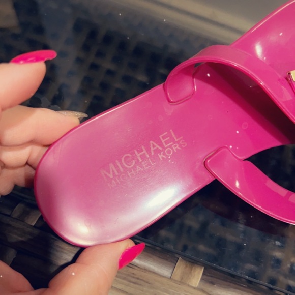 michael kors jelly sandals - Picture 7 of 7